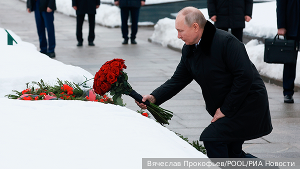 Эксперт: Отношение Путина к ветеранам и исторической памяти – это пример для нас всех