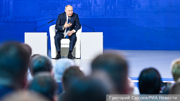 Путин заявил о сложном этапе в укреплении суверенитета России