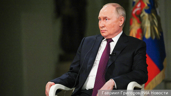 Песков: Западной аудитории повезло, что Карлсон «не стал обострять» в интервью с Путиным 