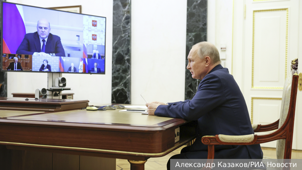 Путин сообщил о завершении работы над шестилетним планом социально-экономических действий
