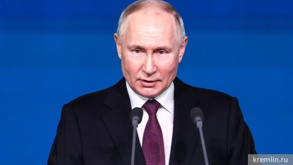 Путин заявил о сожалении, что Россия не начала активно действовать на Украине раньше