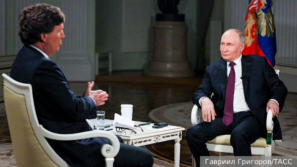 Путин раскрыл темы разговора с Карлсоном за кадром