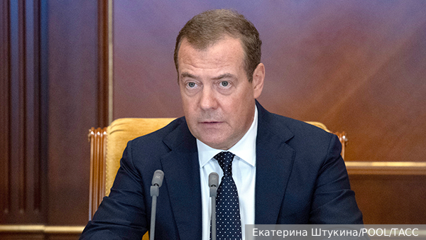 Медведев заявил, что Россия ударит по Лондону и Вашингтону в случае войны с Западом