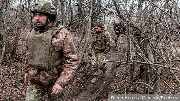 Военкор оценил моральный эффект бегства украинских военных из Авдеевки