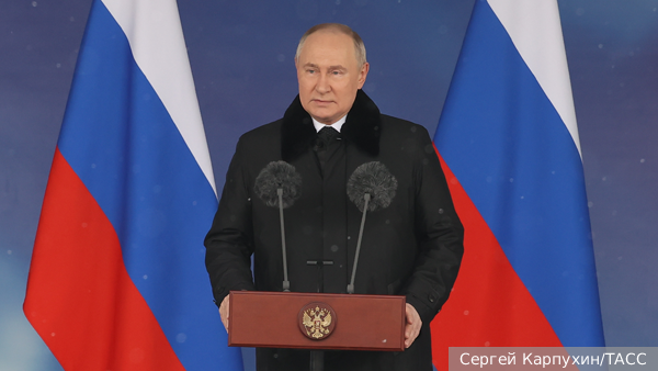 Путин назвал День защитника Отечества народным праздником