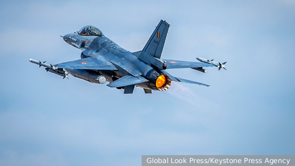 На Украине признали поставки устаревших модификаций F-16 ВСУ