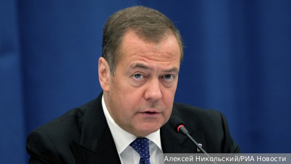 Медведев в ответ на новые санкции придумал систему мести Западу