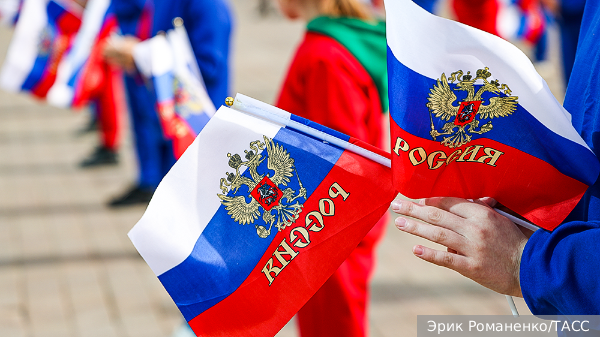 Аксенов напомнил, как российские флаги подняли над Крымом