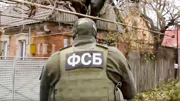 Сотрудники ФСБ взяли штурмом два дома в Запорожской области