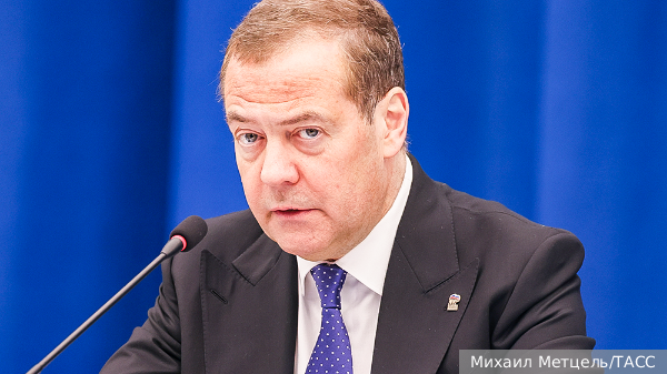Медведев: Немцы снова превратились в заклятых врагов