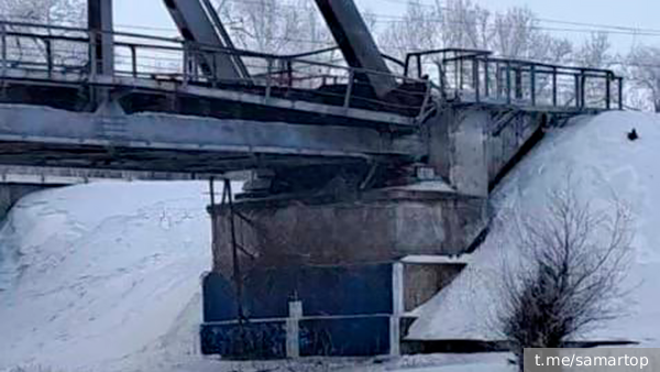 Движение поездов под Самарой остановилось из-за подрыва опоры моста