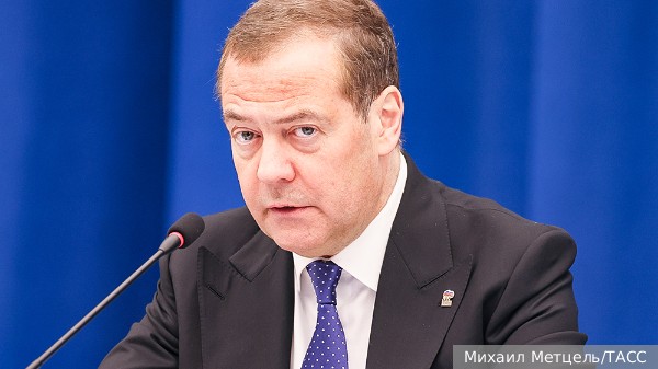 Медведев: Очевидно, что никакого удара по кортежу Зеленского не было