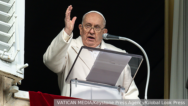Ватикан объяснил слова Папы Римского о «белом флаге» для Украины
