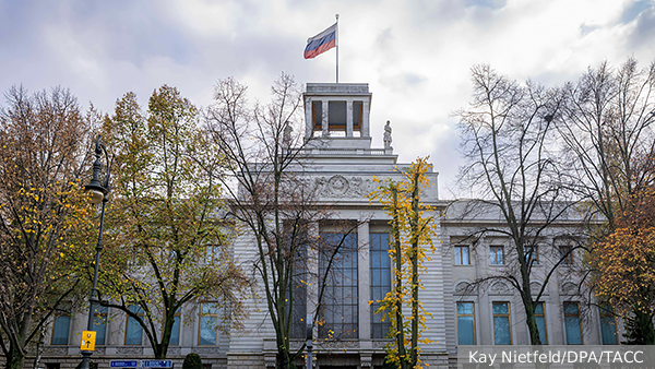 Россия призвала Германию найти осквернивших мемориал в Пренцлау вандалов
