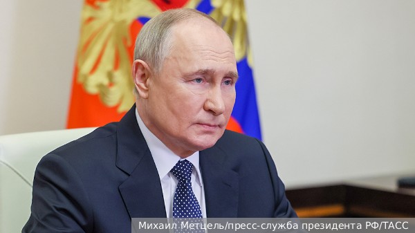 Путин проголосовал на выборах президента России через ДЭГ