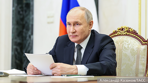 Путин поручил освободить бойцов СВО и их семьи от налога на имущество 