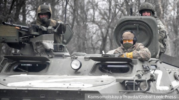 Российские военные нанесли удар по бронетанковому заводу в Николаеве