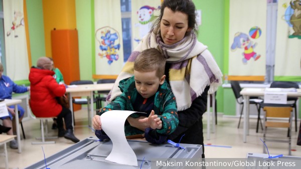 Песков: Путину доложили о первых результатах подсчета голосов