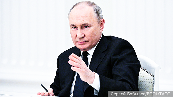 Путин призвал доверенных лиц пройти путь «строительства новой России»
