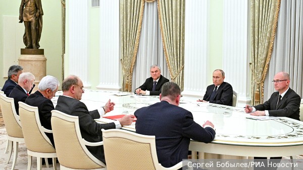 Эксперт: Путин открыт к диалогу со всеми политическими силами России