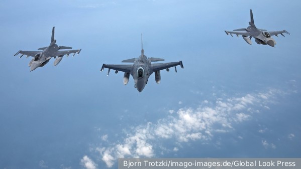 Нидерланды назвали срок передачи F-16 Украине