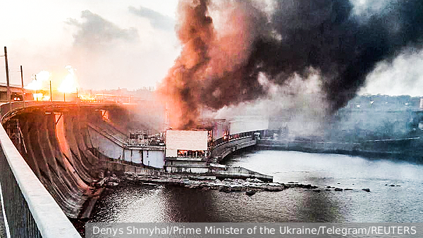 Разрушение Днепрогэс лишает Украину электричества для маневров
