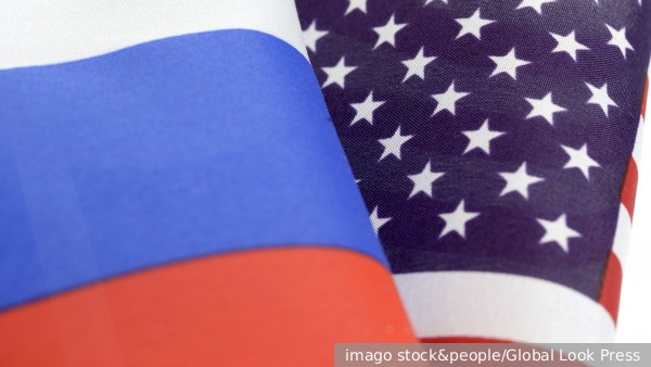 Песков отметил любовь США к экономическому и военному шантажу