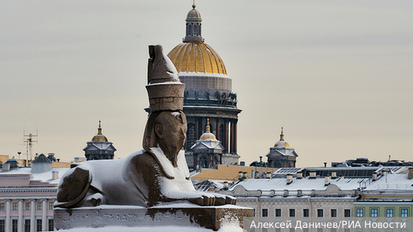 После потепления до +19 в Петербурге выпал снег