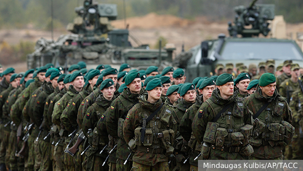 Столтенберг: НАТО не намерена направлять на Украину боевые подразделения