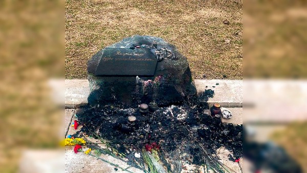 В Новой Москве сожгли мемориал жертвам теракта в «Крокусе»