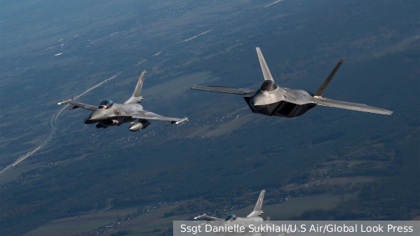 Польша подняла военную авиацию из-за «интенсивных» действий России на Украине