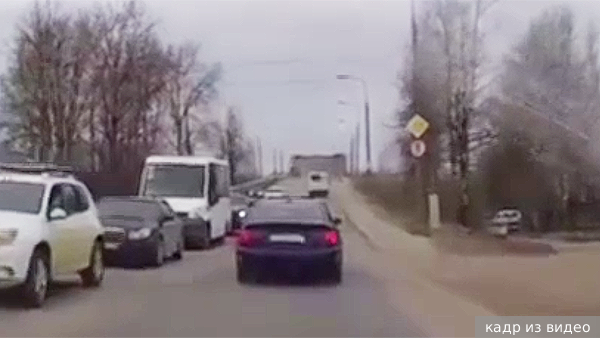 Опубликовано видео обрушения автомобильного моста в Смоленской области