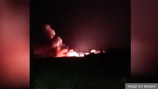 Очевидцы сообщили о взрывах в небе над аэродромом в крымском Джанкое