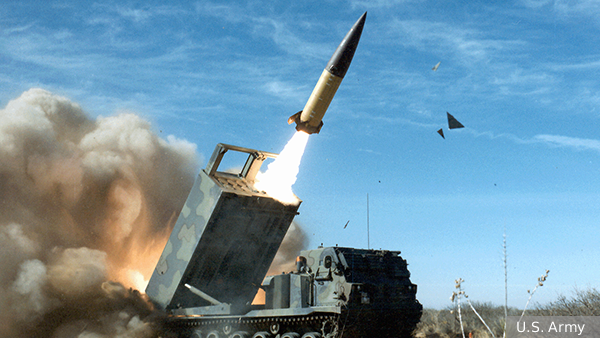 США тайно поставили дальнобойные ракеты ATACMS Украине 