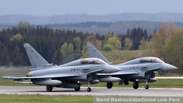 На Украине озадачились вопросом защиты F-16 на аэродромах от ударов России