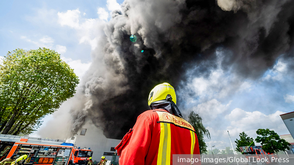 Тушение пожара на заводе Diehl в Берлине пришлось прервать