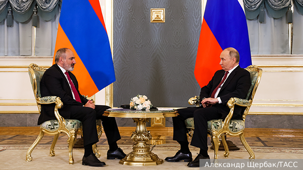 Песков: Путин и Пашинян обсудили вывод пограничников России из Армении