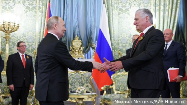 Президент Кубы на встрече с Путиным пожелал России успехов в СВО