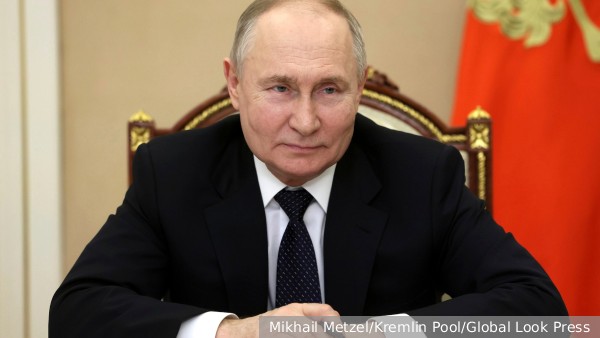 Президент Владимир Путин поздравил жителей ДНР и ЛНР с десятилетием образования республик