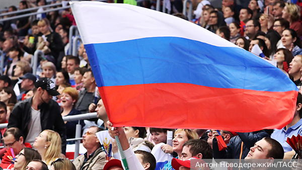 IIHF пообещала отбирать российские флаги у болельщиков на ЧМ