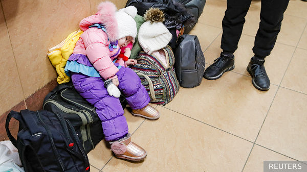 Харьков начали покидать семьи с детьми