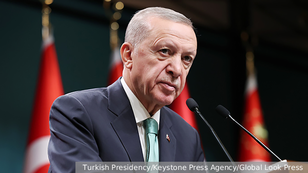 Эрдоган провел экстренное совещание из-за угрозы путча