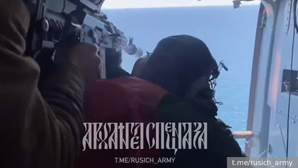 Опубликовано видео уничтожения безэкипажных катеров ВСУ у Крыма