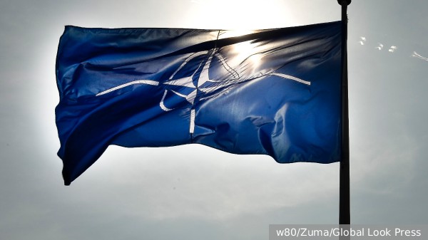 МИД: НАТО балансирует на грани прямого конфликта с Россией