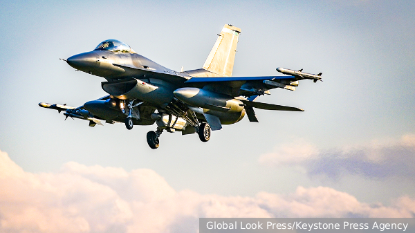 Зеленский потребовал более ста самолетов F-16 для «паритета» в воздухе