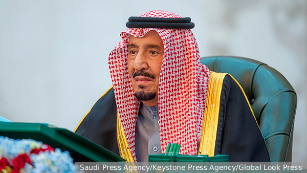 Саудовского короля положили в больницу с высокой температурой