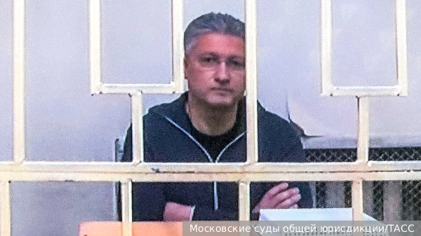 Суд арестовал люксовые автомобили и мотоцикл замминистра обороны Иванова