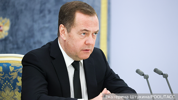 Медведев предупредил «нейтральные» страны о рисках участия в саммите по Украине