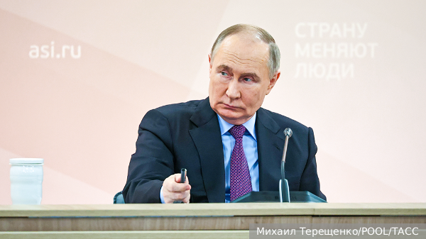 Путин разрешил ликвидацию «Америкэн Экспресс Банка» в России