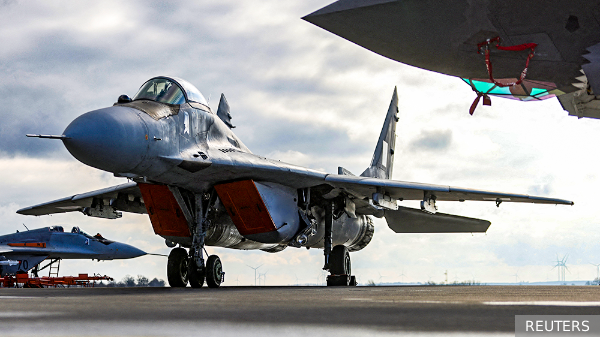 Польский МиГ-29 потерял топливный бак во время учебного полета 